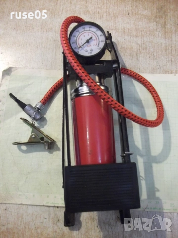 Помпа крачна за гуми работеща