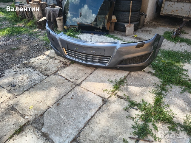 Предна броня за Opel Astra H , снимка 2 - Части - 55175424