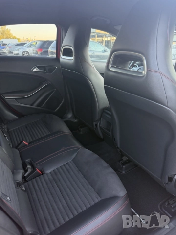 Mercedes-Benz A250 AMG 4MATIC, снимка 11 - Автомобили и джипове - 55341377
