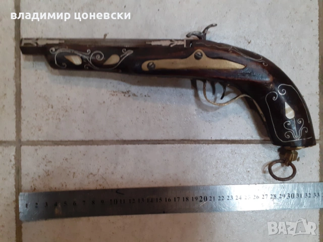 Красив кремъчен пистолет,пищов с украса от седеф и сребърни набивки,механизма зарежда и щрака, снимка 3 - Колекции - 54381428