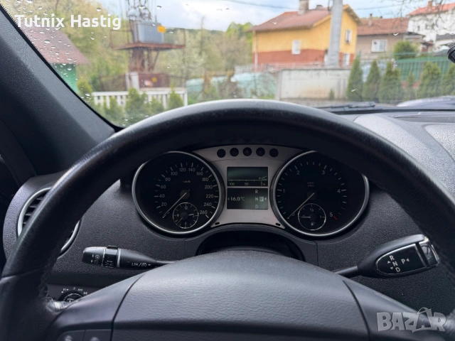 Mercedes-Benz ML 320 Edition 10 Sport Всички екстри, снимка 9 - Автомобили и джипове - 54490887