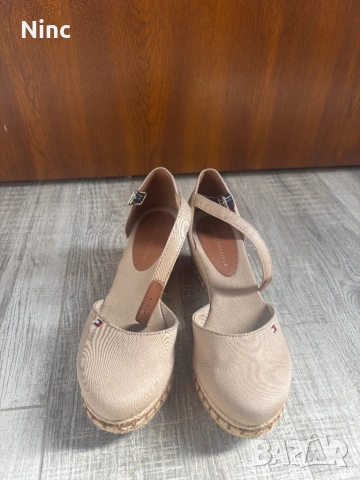 Дамски сандали   Tommy Hilfiger 37, снимка 2 - Сандали - 54766635