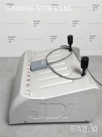 Машина за дупчене и поставяне на метални спирали James Burn JBI PB3300, снимка 3 - Други машини и части - 26739698