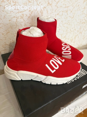 LOVE MOSCHINO ЧЕРВЕНИ ОБУВКИ – №38 EUR, снимка 3 - Маратонки - 55071099