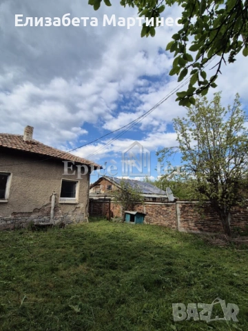 Стара къща с площ 70кв.м и УПИ 318кв.м в Стара чешма -Перник, снимка 6 - Къщи - 54487221
