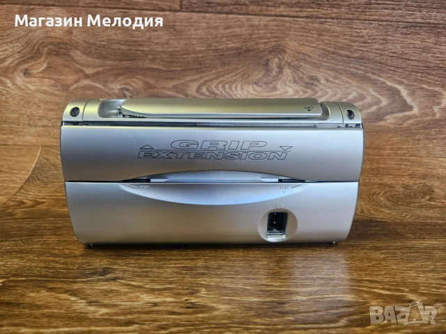 Радио Grundig Music Boy 51 Silver – Мощно преносимо радио с топ звук и отлично състояние., снимка 10 - Радиокасетофони, транзистори - 54199906