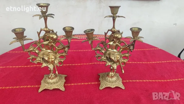 Комплект старинни испански тройни бронзови свещници с фигури на херувими 
