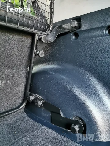 Разделителна решетка за кучета за багажник на Toyota RAV 4, снимка 2 - Аксесоари и консумативи - 55473013