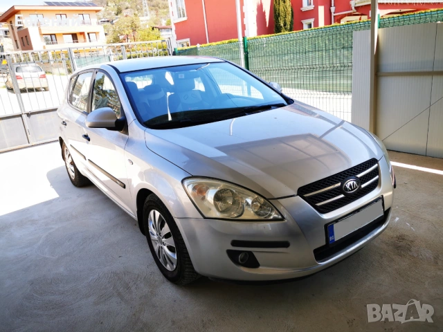 Kia Ceed 1.6 CVVT, снимка 3 - Автомобили и джипове - 54485459