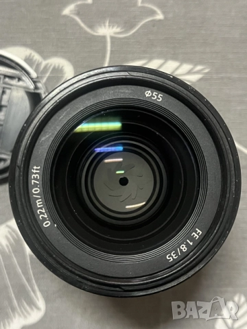Обектив Sony FE 35mm f/1.8