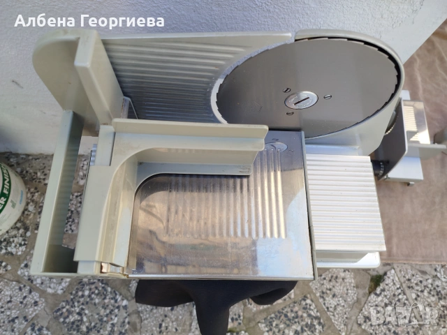 Слайс машина GRAEF - 130 W, снимка 2 - Кухненски роботи - 55261349