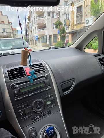 Продава се: Toyota 1.8 Hybrid (Бензин/Ток) — Изключително икономичен и надежден автомобил, снимка 4 - Автомобили и джипове - 55279467