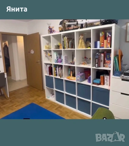 Бяла голяма етажерка/шкаф отворен  Икеа Kallax, снимка 3 - Етажерки - 54893700