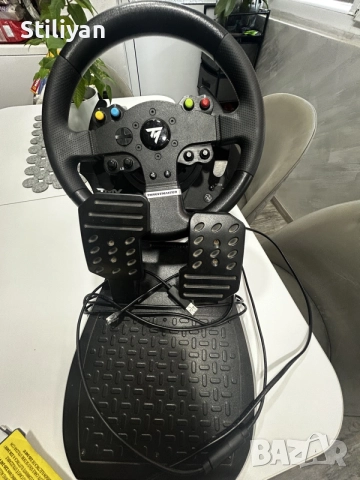 Продавам Thrustmaster TMX