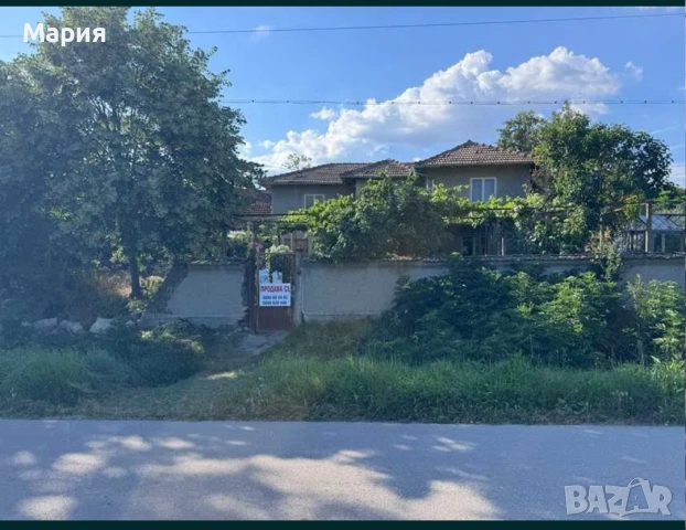 Двуетажна къща с гараж в кв. Бряг, снимка 2 - Къщи - 55082674