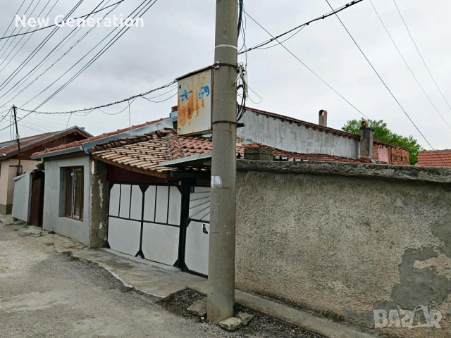 Къща в Центъра на гр.Силистра, на 100м от Дунавската градина, с нов покрив и дограма, 9 стаи, снимка 2 - Къщи - 53278324