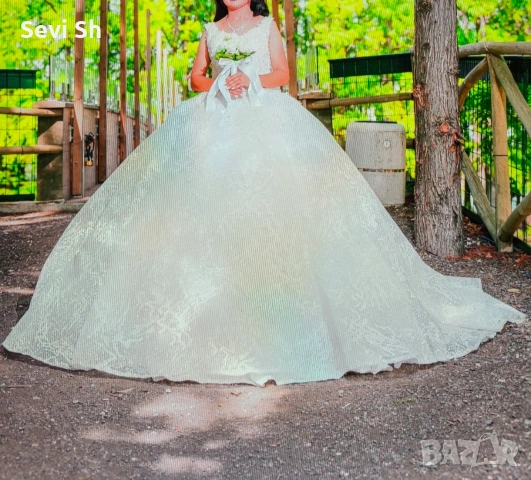 Продавам булченска рокля( токчета воал3м и корона), снимка 3 - Сватбени рокли - 54193140