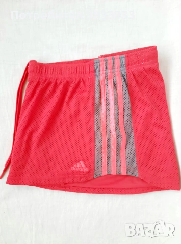 Adidas дамски къси панкалони, снимка 2 - Къси панталони и бермуди - 54527204