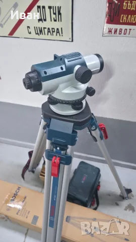 Оптичен нивелир Bosch GOL 26 G Professional С нов статив BT 160 и куфар за транспортиране , снимка 2 - Измервателни инструменти - 55323425
