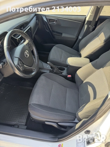 Toyota Auris 1.8 Hybrid 2018г Гаранция , снимка 12 - Автомобили и джипове - 55466012