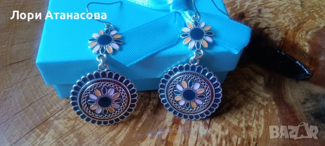 Винтидж комплект бижута в кралски стил за жени, елегантни ажурни обеци от цинкова сплав, снимка 4 - Обеци - 54003372