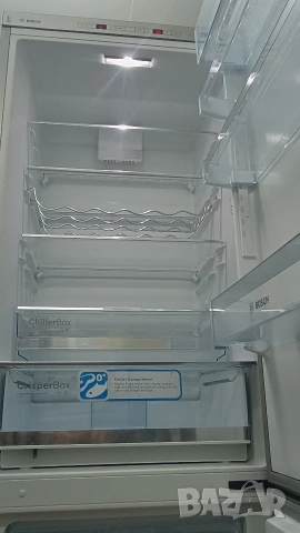 Хладилник с фризер Bosch , снимка 9 - Хладилници - 54195854