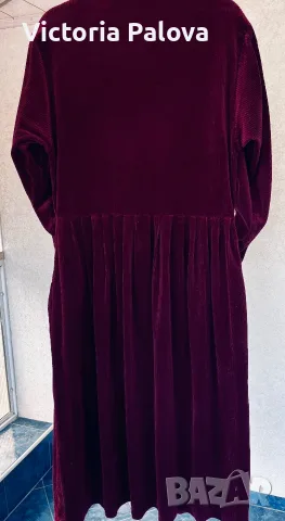 Уникална бутикова рокля от пльтен релефен джинс ( рипсено кадифе), цвят зряла вишна, снимка 13 - Рокли - 55572021