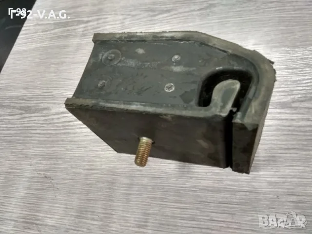 281199201C**НОВО**VAG*Тампон за двигател VW LT D и TD от 1983 до 1996 г. , снимка 2 - Части - 55309433