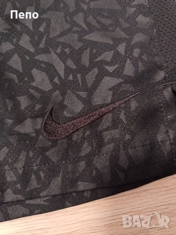 Гащи Nike, снимка 2 - Къси панталони - 54658951