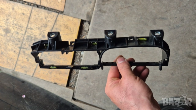 основа дръжка 3 B1 867 179B Пасат 5.5 VW PASAT PASSAT B5.5 osnova drujka, снимка 2 - Части - 54020445