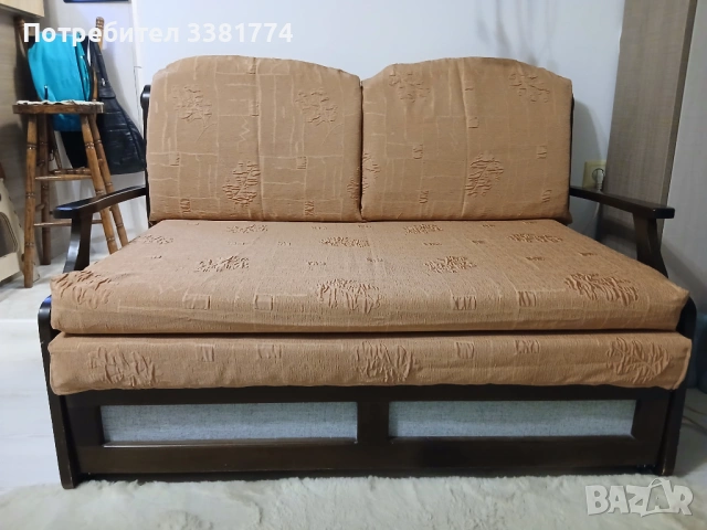 Продавам двуместен диван, снимка 3 - Дивани и мека мебел - 54396020