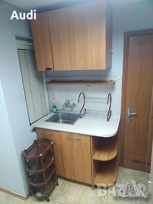 Собственик дава под наем напълно обзаведена партерна боксионера.  Обзавеждането включва: единично ле, снимка 4 - Апартаменти - 54219423