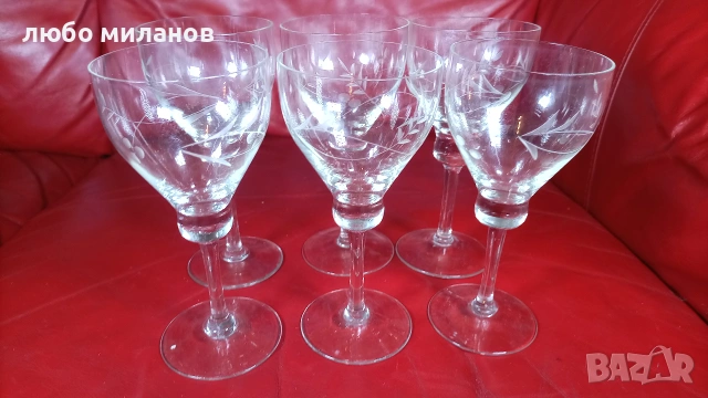 Стъклени чаши за вино, тънкостенни, ръчна гравюра, столче