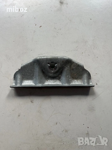 Капак скоба акумулатор Волво Volvo XC90 2010, снимка 4 - Части - 54824920