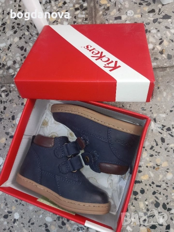 Нови бебешки oбувки KicKers, 20 номер