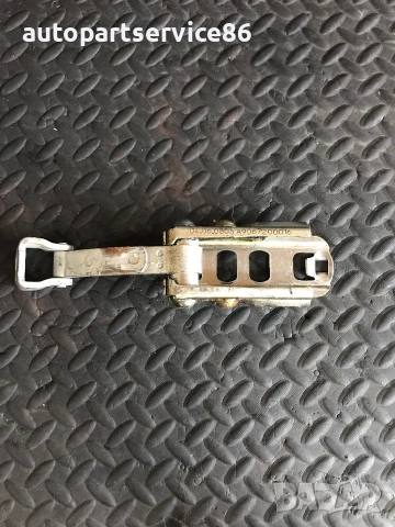 Ограничител за предна дясна врата за Mercedes Sprinter W906 (2006-2012) A9067200016