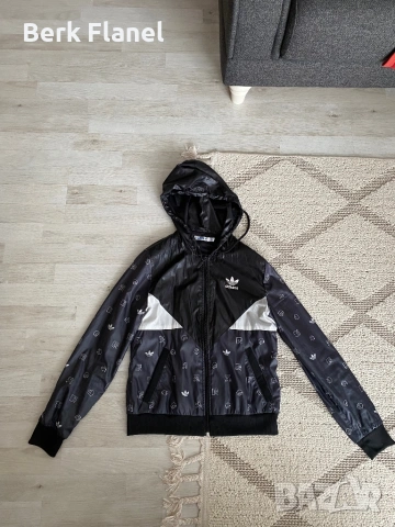Дамска ветровка на Adidas Originals
