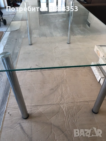 продавам стъклена трапезна маса