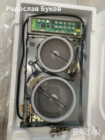 Вграден керамичен плот Electrolux LHR3233CK , Електрически, снимка 4 - Котлони - 55541167