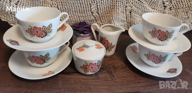 Порцеланови чаши за кафе Kahla GDR , снимка 4 - Сервизи - 55347003