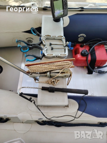 Надуваема лодка Honda Marine T30 с Извънбордов двигател Mercury F6M 6 к. с, снимка 11 - Екипировка - 54657360