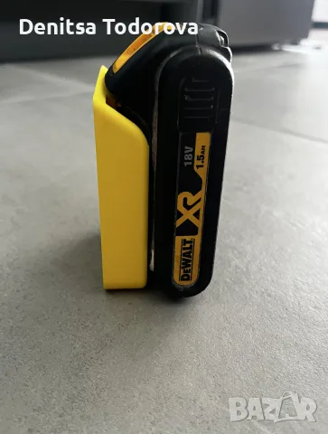 Държач за батерии DeWalt 18V / 20V MAX | Стенна поставка | Органайзер за работилница, снимка 4 - Винтоверти - 55047548