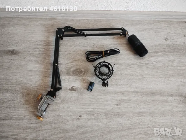 HyperX SoloCast микрофон