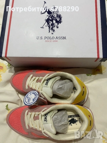 Нови оригинални маратонки налич в два размера Адидас и нови оригинални маратонки USPA номер 37 цена 