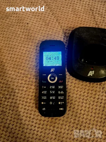 GSM телефон с настолна поставка