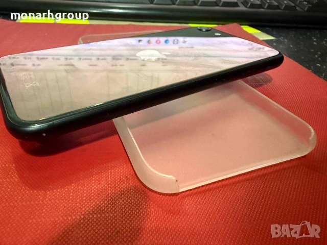 Телефон Iphone SE/64GB/капацитет на батерия 78%/+кейс, снимка 10 - Apple iPhone - 55003413