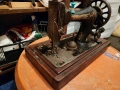 Продавам Шевна машина SINGER , снимка 3
