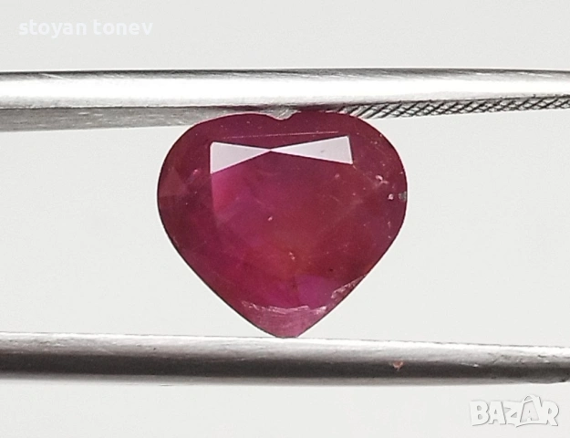  Изключителен естествен нетретиран рубин с форма на сърце – 2,07 карата! , снимка 12 - Други - 54094803