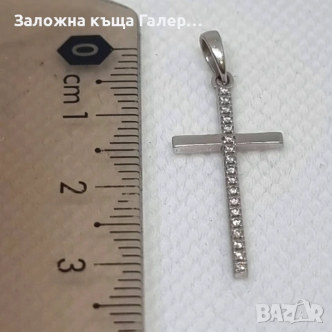 Стилен златен кръст с фианити от бяло злато 585 – изискан и блестящ аксесоар!, снимка 4 - Колиета, медальони, синджири - 54216123