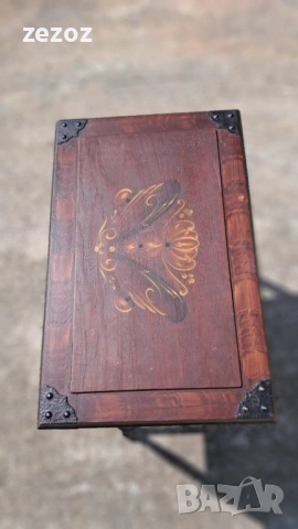 Ретро кутия на крака шведска, снимка 8 - Шкафове - 54120742